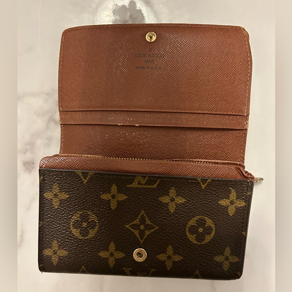 Louie Vuitton authentic monogram women’s wallet